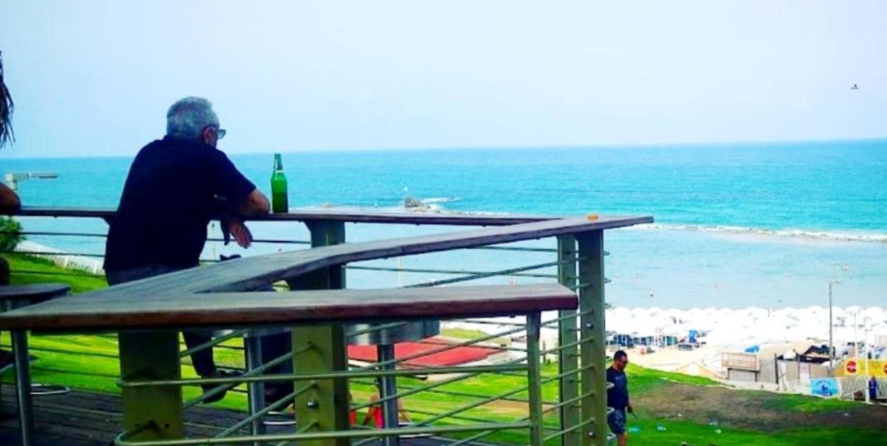 612 Apartment On The Beach Bat Yam Exterior foto