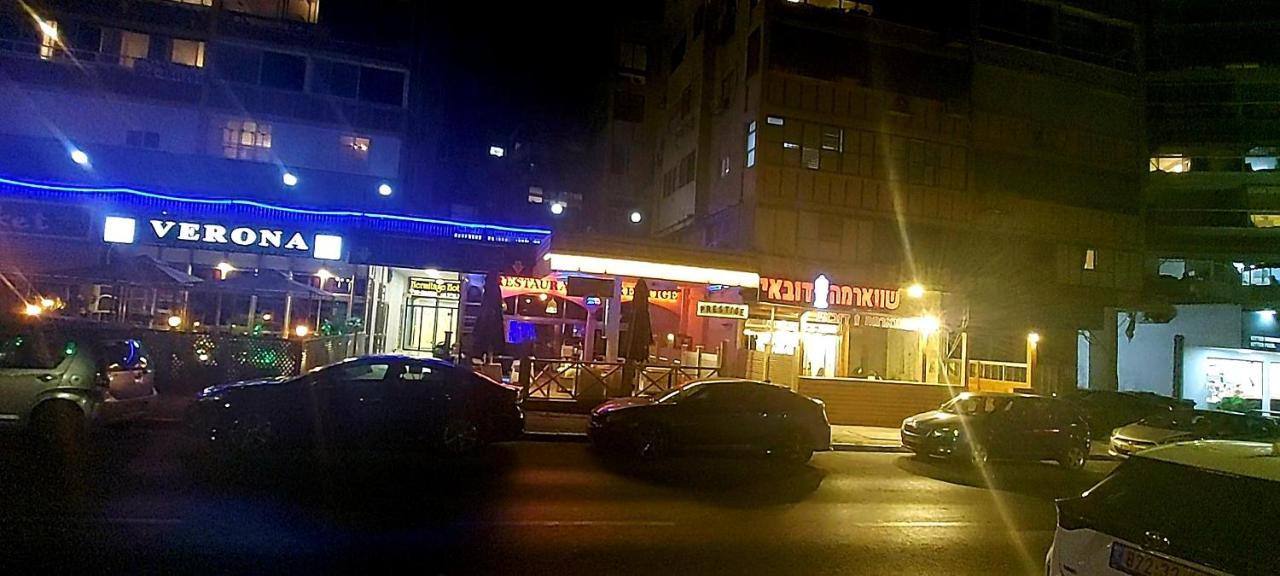 612 Apartment On The Beach Bat Yam Exterior foto